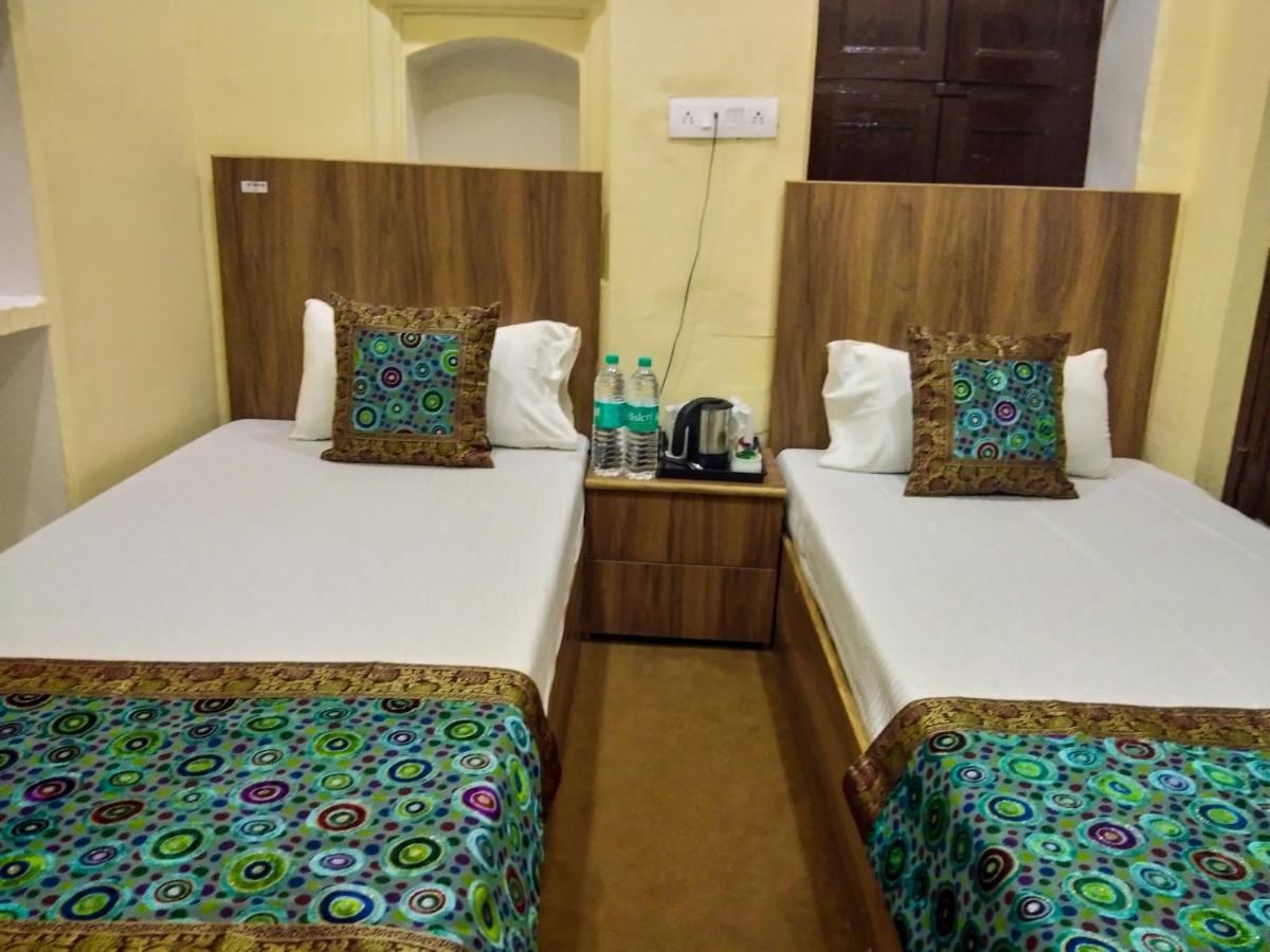 Ajay Guest House Варанаси Экстерьер фото