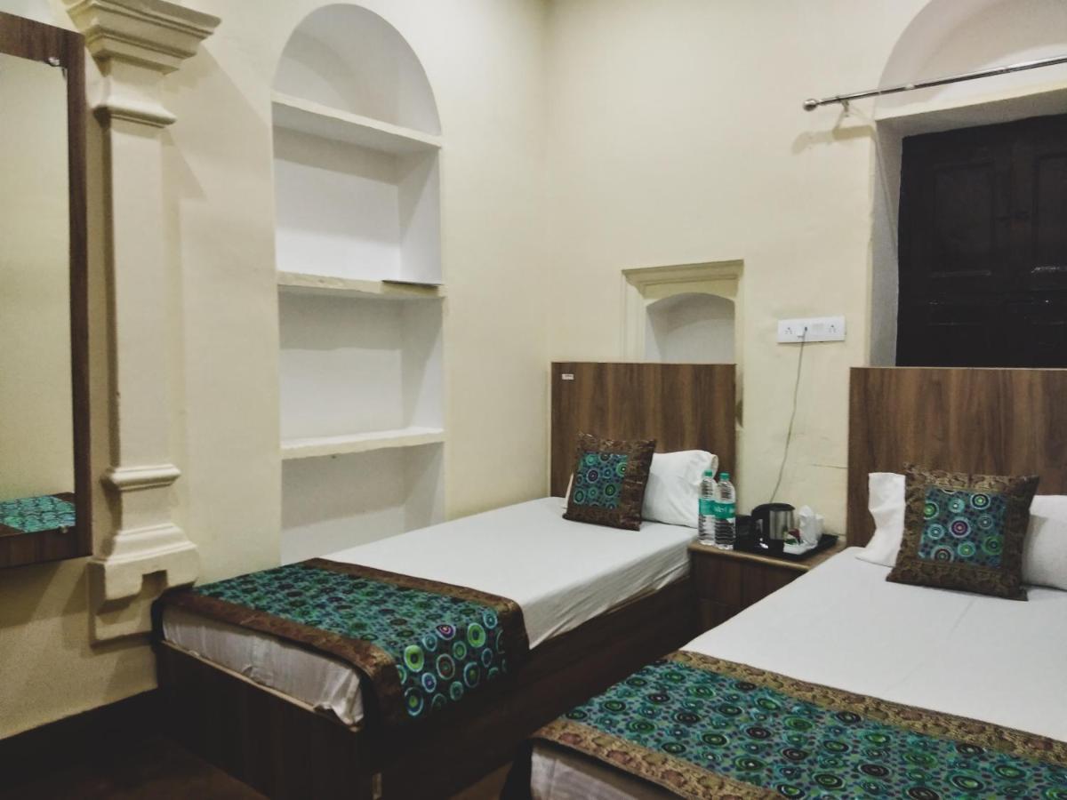 Ajay Guest House Варанаси Экстерьер фото
