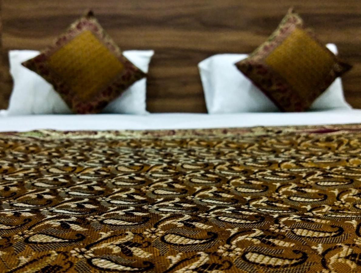 Ajay Guest House Варанаси Экстерьер фото