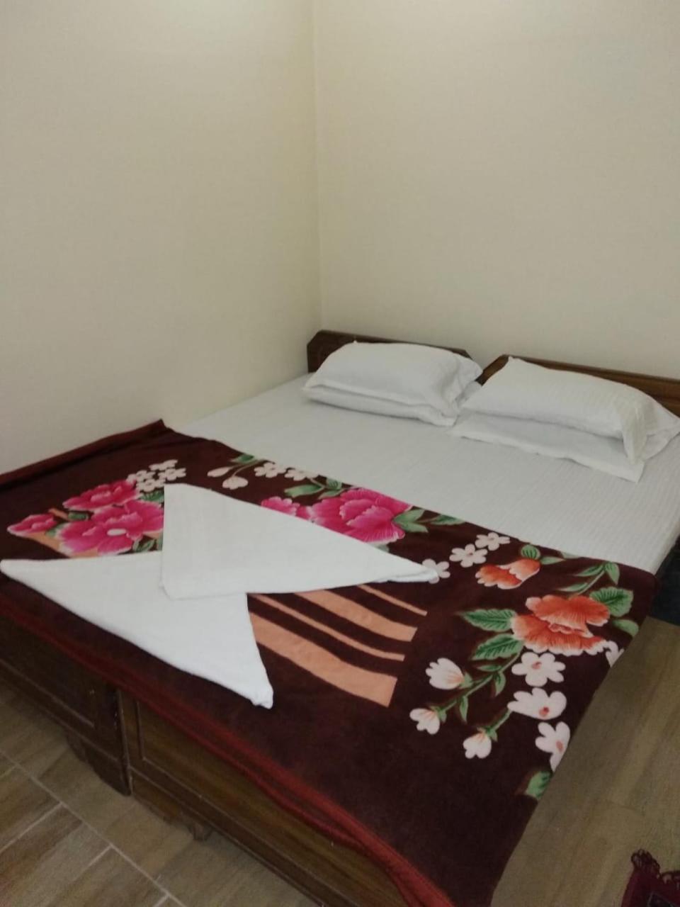 Ajay Guest House Варанаси Экстерьер фото